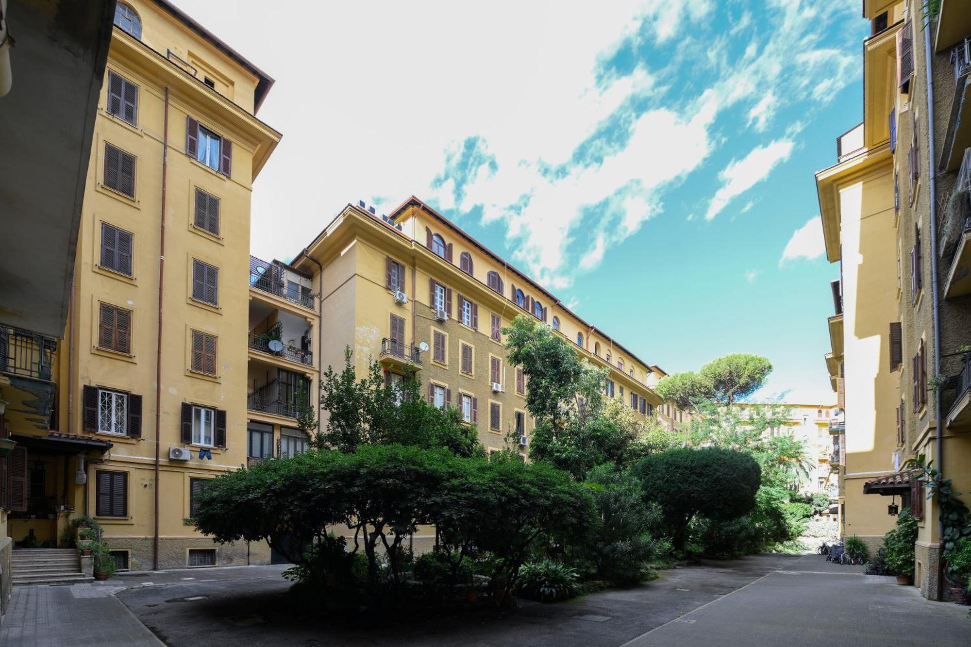 Apartment Ferrari 12 - Vaticano Rome